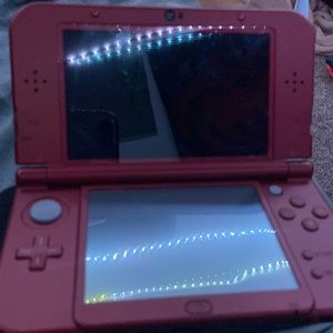 selling a Red portable Nintendo 3ds!